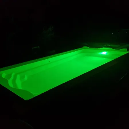 Tres Belle Avec Piscine Et Jaccuzi * Liouc