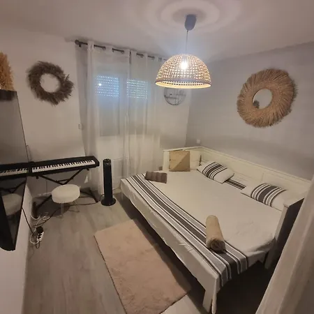 Tres Belle Avec Piscine Et Jaccuzi * Liouc