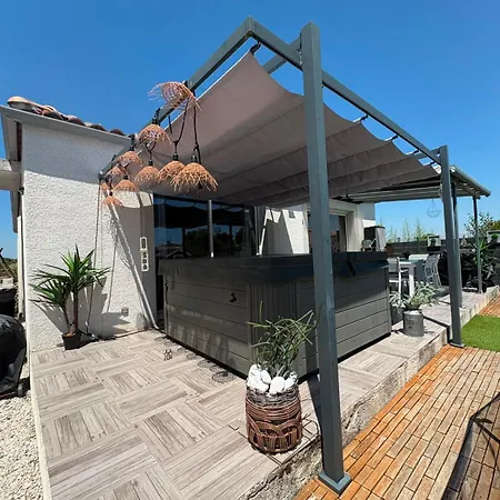 Tres Belle Avec Piscine Et Jaccuzi Villa