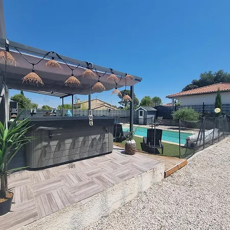Tres Belle Avec Piscine Et Jaccuzi 빌라
