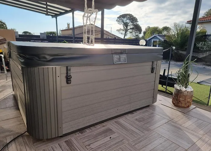 Tres Belle Avec Piscine Et Jaccuzi *